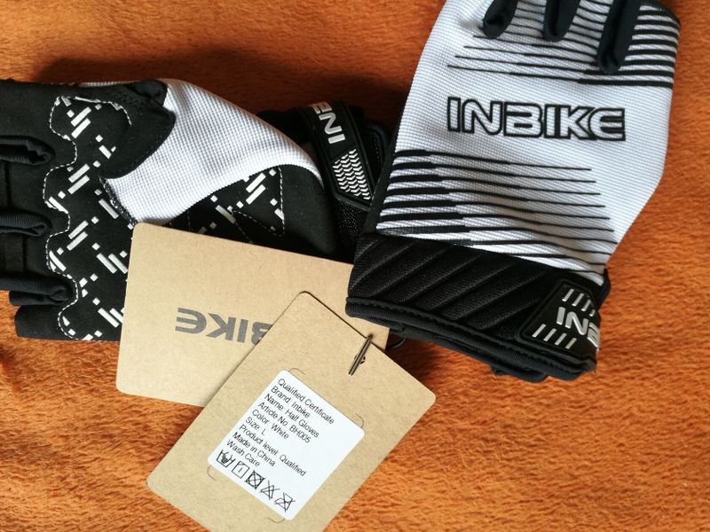nové cyklistické rukavice,cyklorukavice vel.s,m,l,xl a další věci na kolo