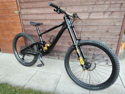 Specialized Enduro S-Works 2025 nekompromisně stabilní nadčasový buldozer 