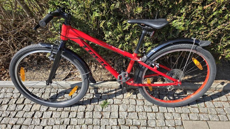 Prodám téměř NOVÉ lehké dětské kolo Trek Wahoo 24