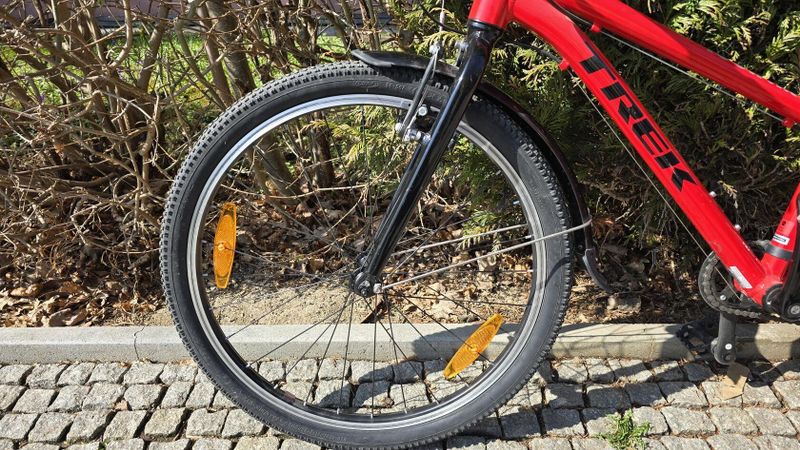 Prodám téměř NOVÉ lehké dětské kolo Trek Wahoo 24