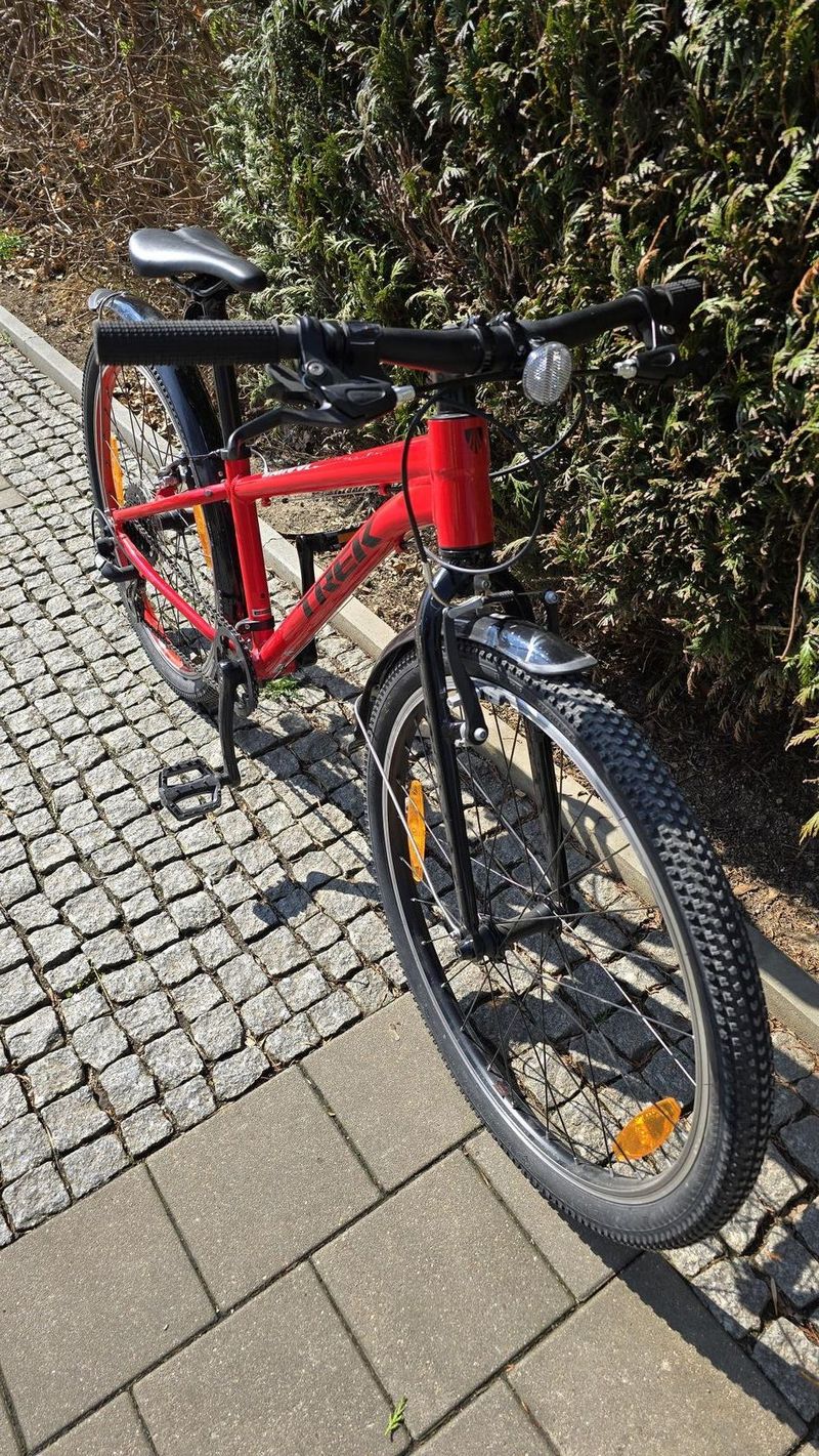Prodám téměř NOVÉ lehké dětské kolo Trek Wahoo 24