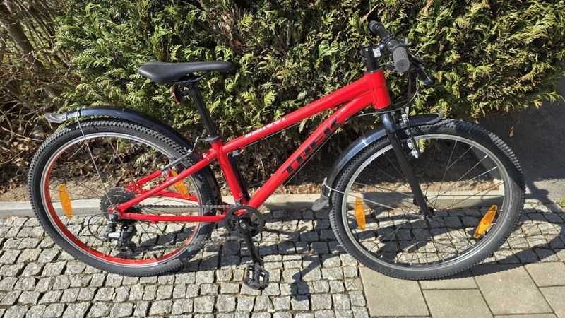 Prodám téměř NOVÉ lehké dětské kolo Trek Wahoo 24