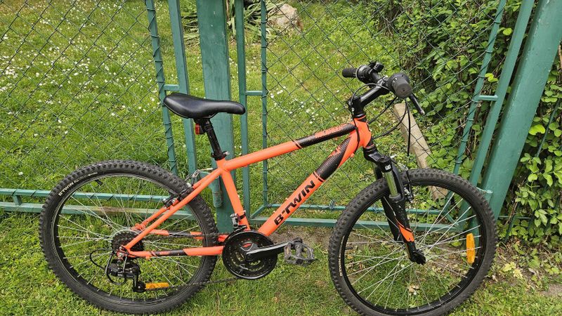 DĚTSKÉ KOLO BTWIN- oranžovo černé
