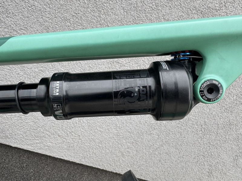 Canyon Lux CF7