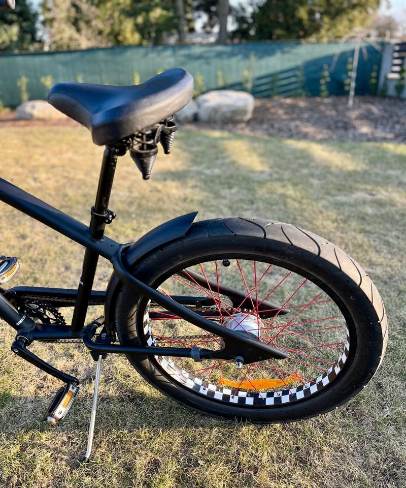 Prodám kolo ELECTRA STRAIGHT 8 8i Disc Satin Black