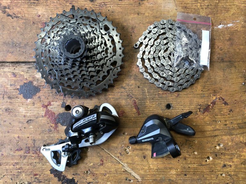 pohon 8 speed. Kazeta, řetěz, přehazovačka, páčka