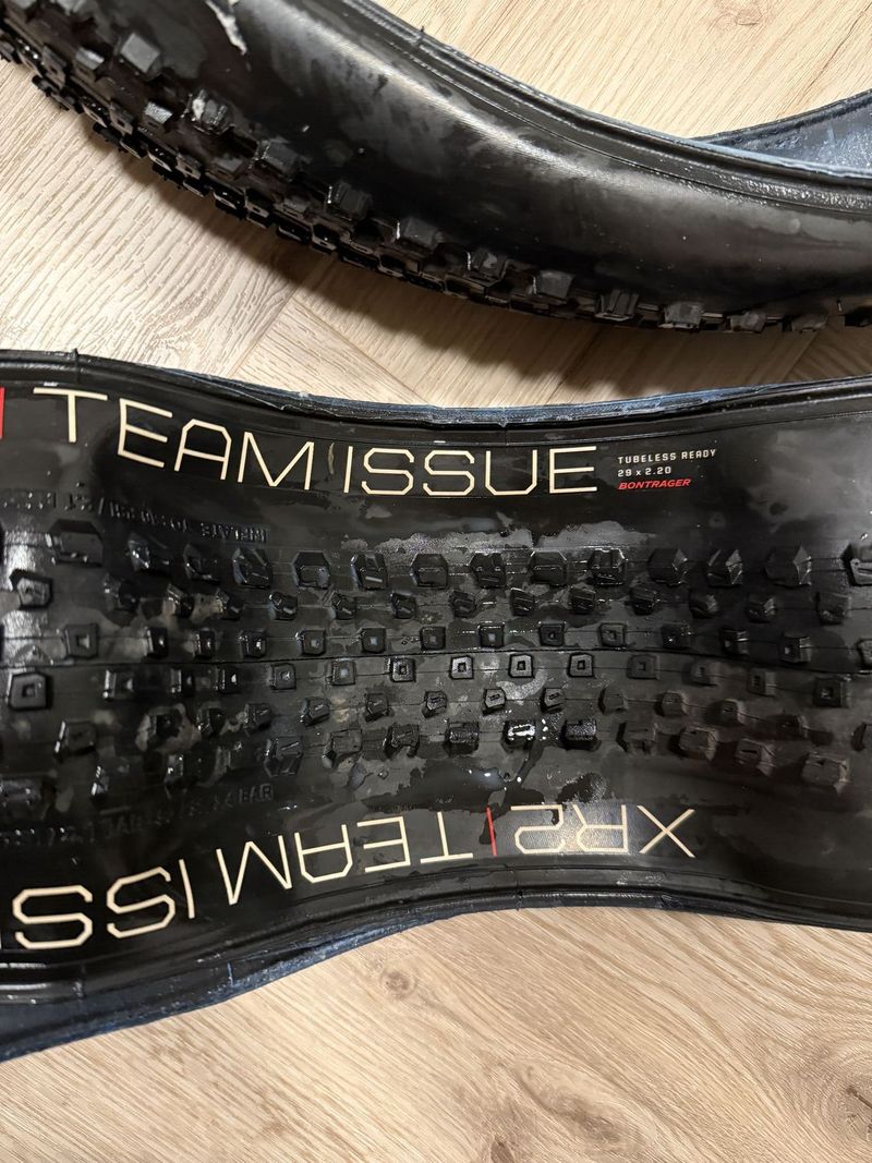 Bontrager XR2 Team Issue 2ks (lehce jeté)
