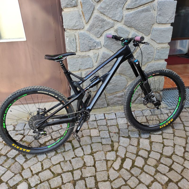 Prodám kolo Intense celoodpružené karbonové enduro all mountain kolo původní cena 165.000kč