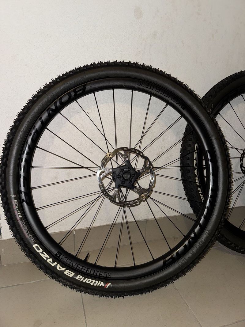 Sada kolies - Bontrager Kovee Elite 30 TLR Boost