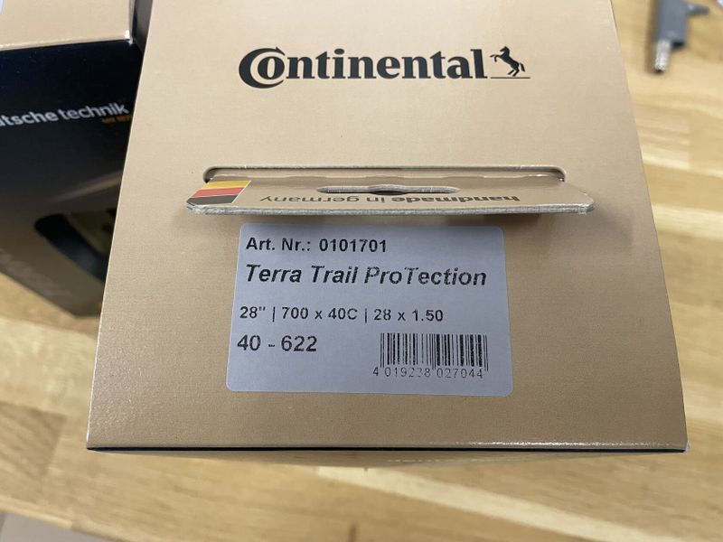 Gravel plášť CONTINENTAL Terra Trail ProTection kevlar Cream 700x40C