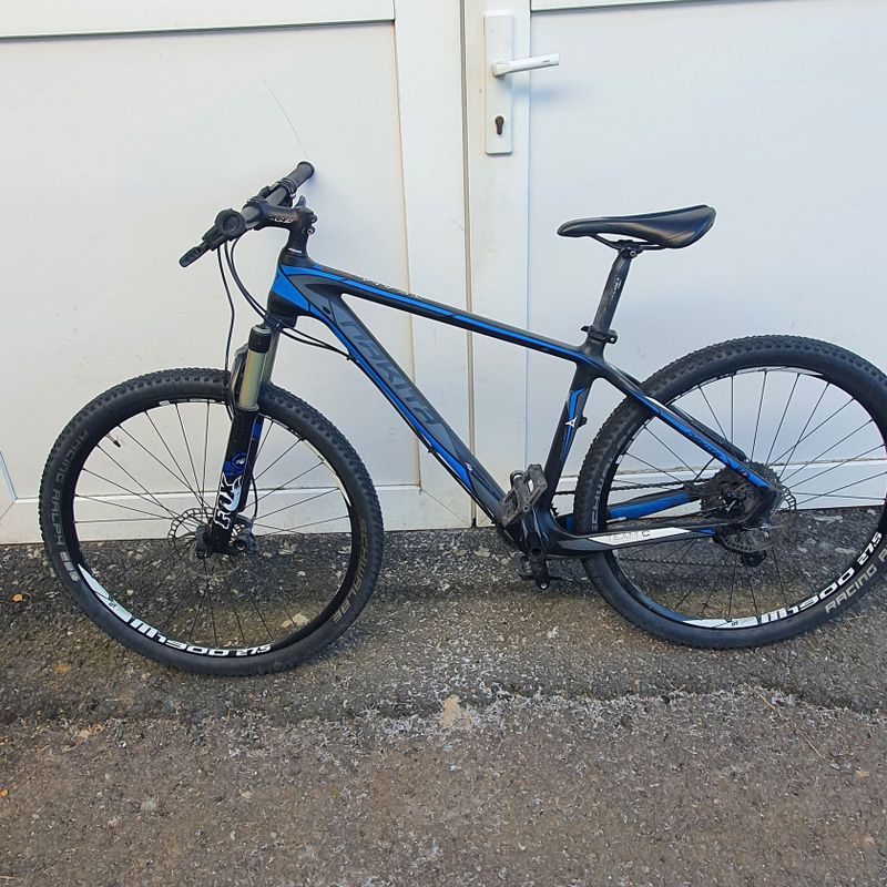 Karbonové kolo 27,5"