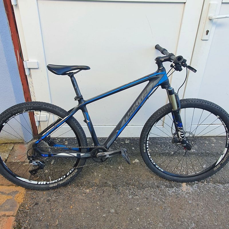Karbonové kolo 27,5"