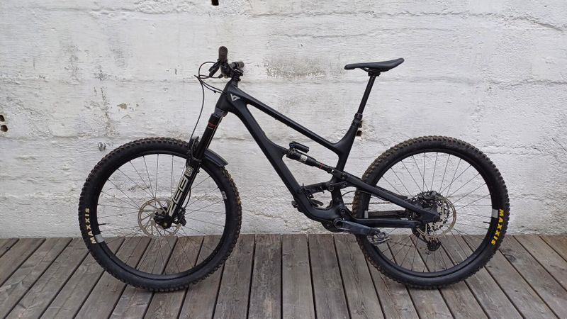 Prodám YT CAPRA CORE 3, XL, 2023, 1. majitel, karbon