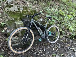 Rock Machine BLIZZARD e30-29, UPGRADE brzdy SRAM DB8, 2x kotouče GALFER 203mm, platformy