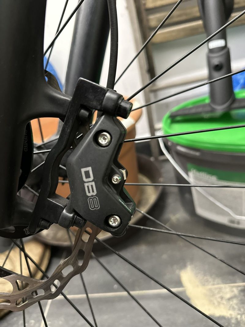 Rock Machine BLIZZARD e30-29, UPGRADE brzdy SRAM DB8, 2x kotouče GALFER 203mm, platformy