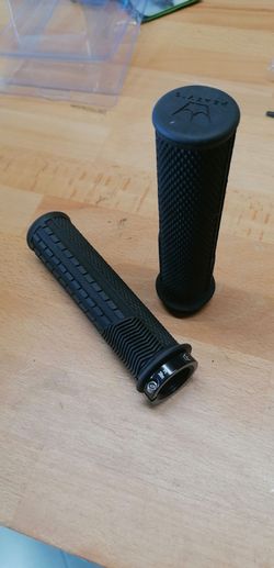 PEATY'S GRIPY MONARCH KNURL THIN BLACK