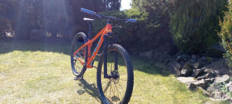 FELT Surplus 29´´ velikost S