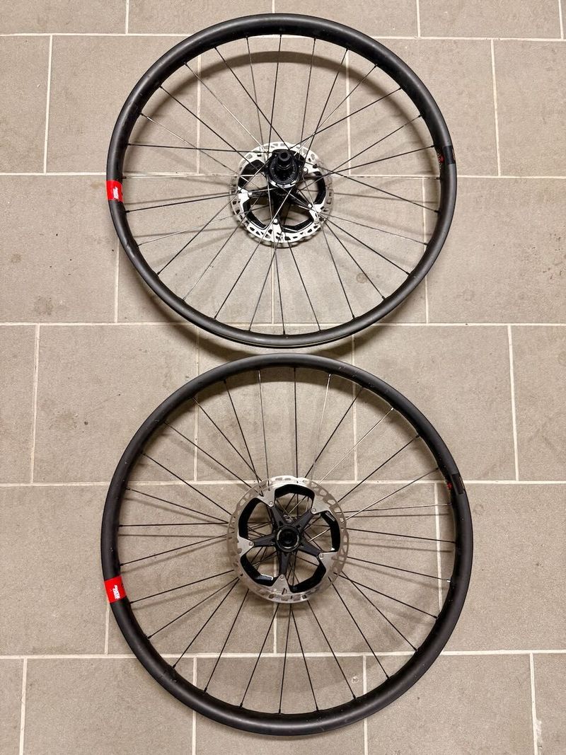 Set Reserve 30 HD, I9 HYDRA Carbon 29" Centerlock, Boost + kotouče 203 mm