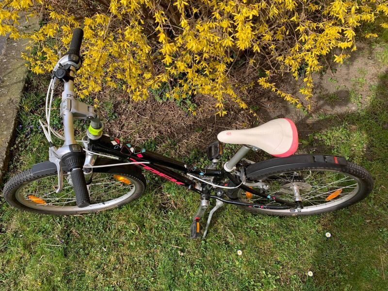 Dívčí kolo zn. Trek vel. 24” - 2ks