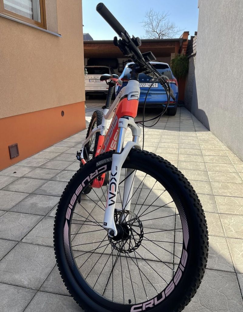 Crussis E-guera 7.7 