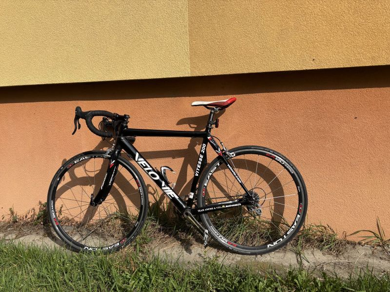 Karbonové silniční kolo VeloVia veilikost 56 