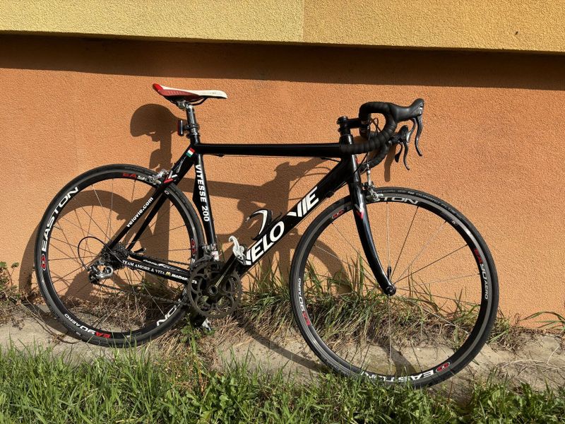 Karbonové silniční kolo VeloVia veilikost 56 