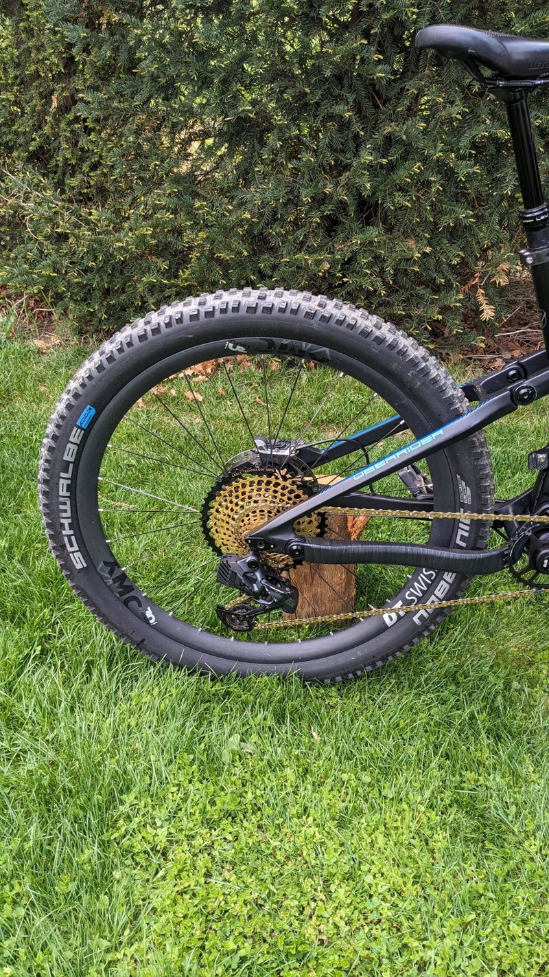 CUSTOM KARBONOVE ENDURKO !!!TOP STAV!!!
