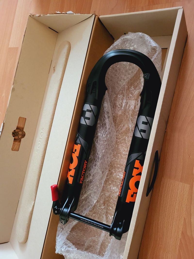 Nové FOX 38 Factory Grip2 VVC Boost Lower Leg 29"