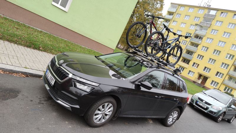 Kompletní střešní nosič Thule na 3 kola (Kamiq, Fabia) )