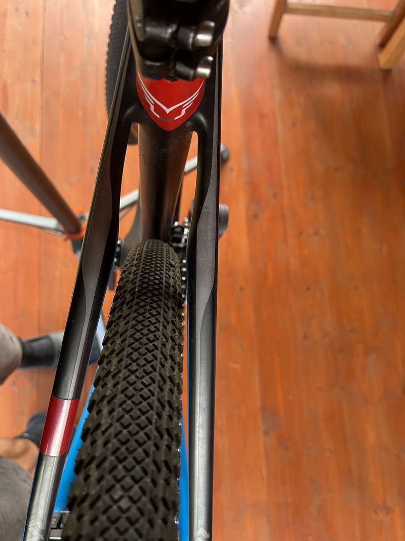 Karbonový Felt VR3