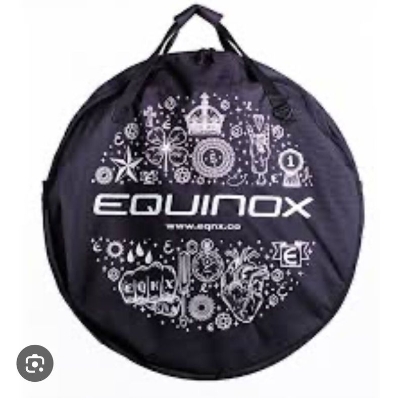 Vak na kola equador equinox 