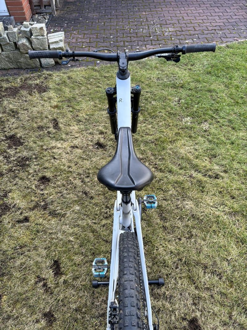 Cube stereo one55 race 