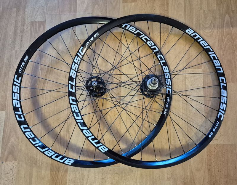 Lehká 26" kola American Classic - 1500g