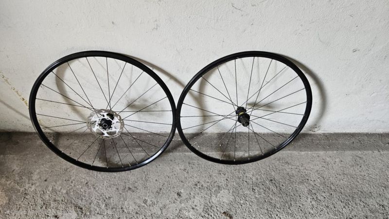 Kola mavic