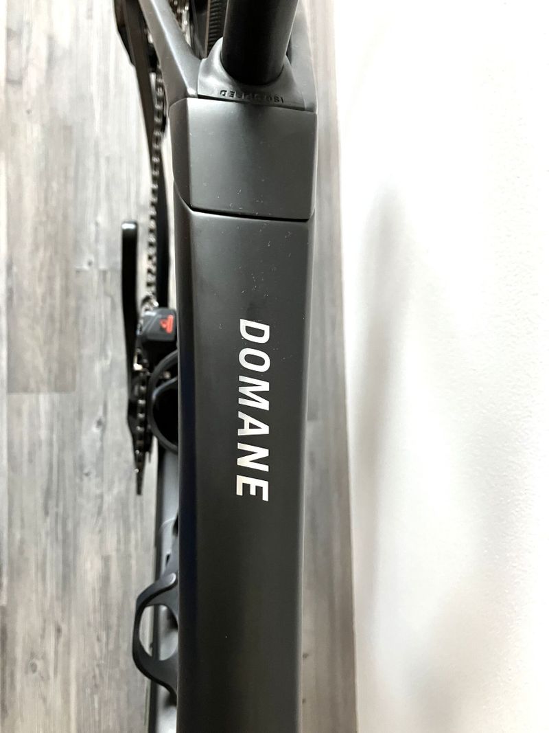 Trek Domane SLR 6 Gen 4, velikost 54