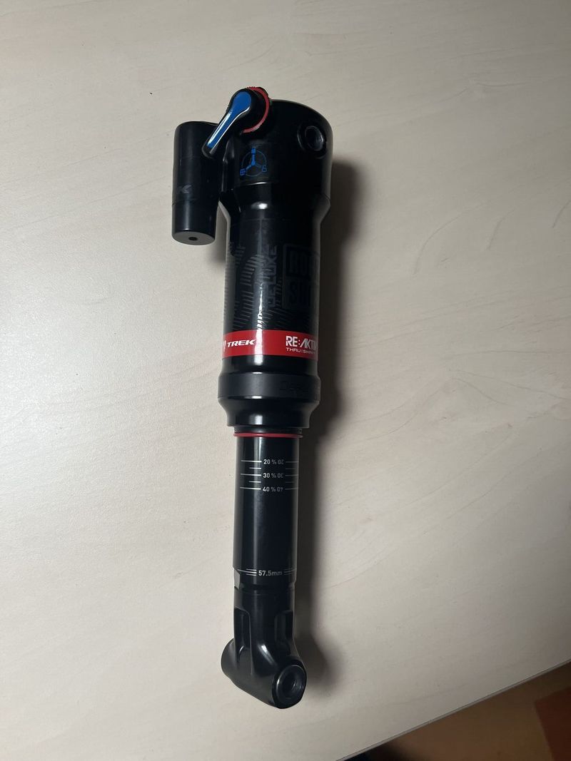 Tlumič RockShox Deluxe Re:Aktiv Thru Shaft 230 x 57,5 mm