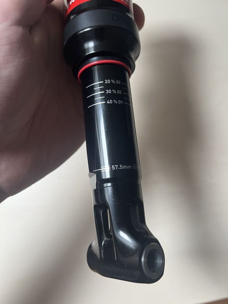 Tlumič RockShox Deluxe Re:Aktiv Thru Shaft 230 x 57,5 mm