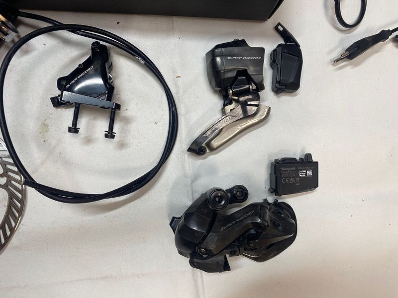 Campagnolo Super Record WRL - nová bezdrátová sada 2x12