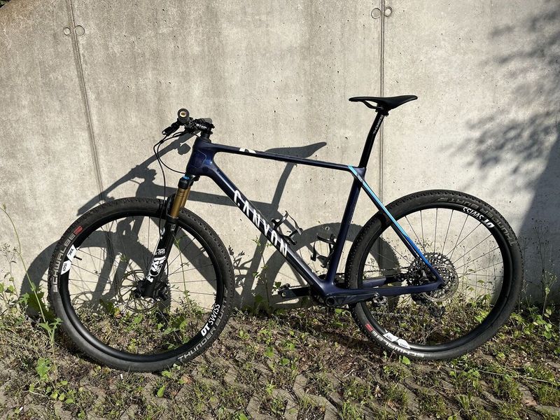 Canyon EXCEED CF SLX AXS