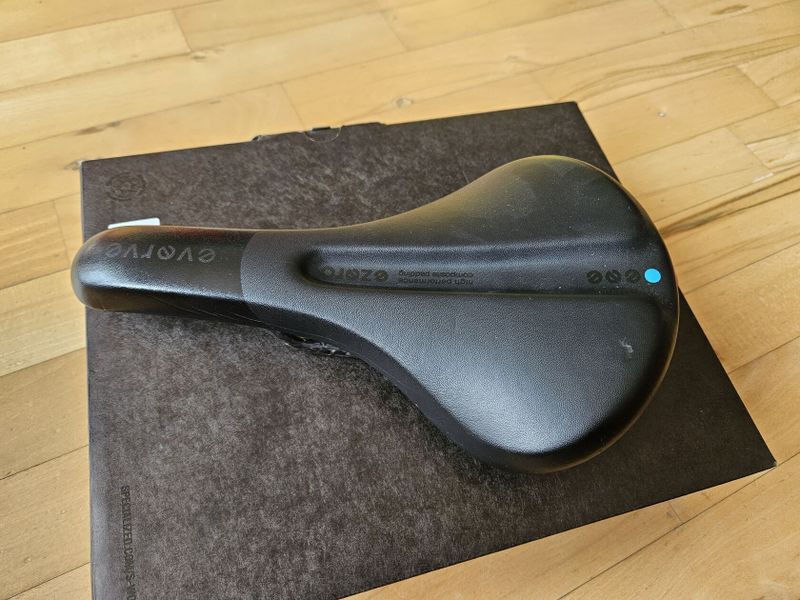 Sedlo Everve Ezero S4
