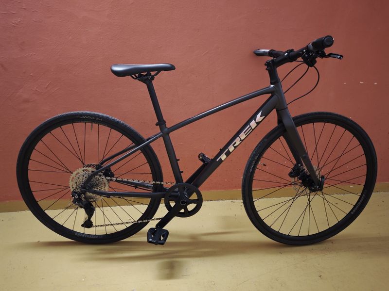Zánovní kolo Trek FX 3 EQ - záruka vel. S s doplňky