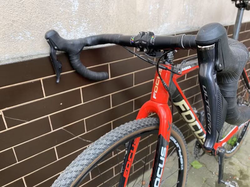 Cyklokros/gravelové kolo Focus Mares CX Disc Di2 elektro-řazení