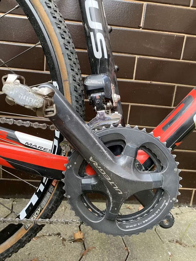 Cyklokros/gravelové kolo Focus Mares CX Disc Di2 elektro-řazení