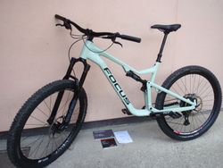 Téměř nový Focus Jam 6.8 Sky Grey 29"