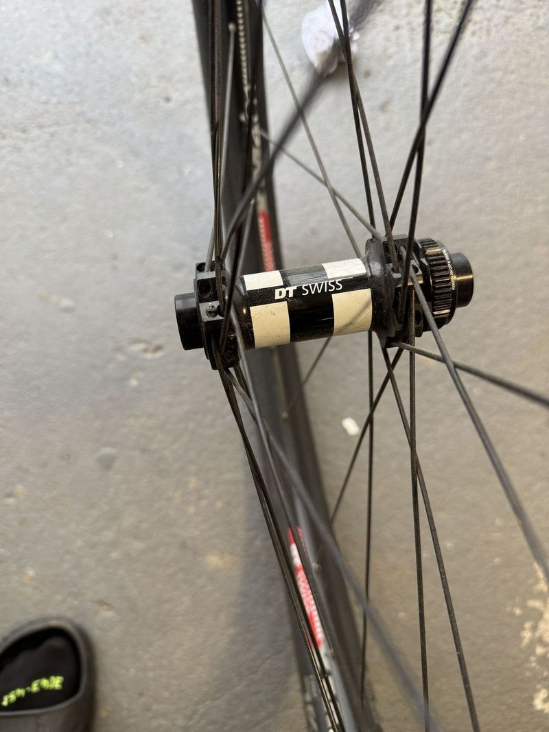 DT Swiss kola 29”