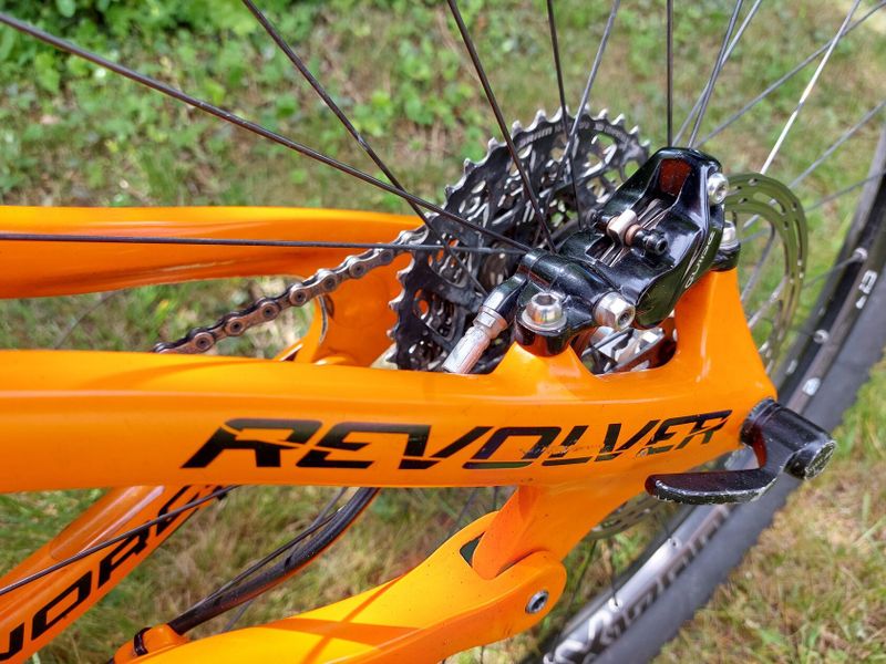 Norco Revolver 7.1 FS, velikost M