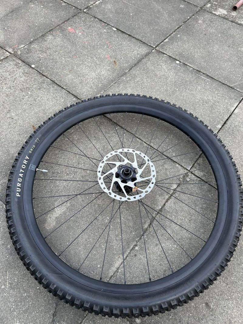 Specialized zadní vypletené kolo 29"