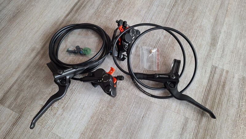 Čtyřpístkové brzdy Shimano