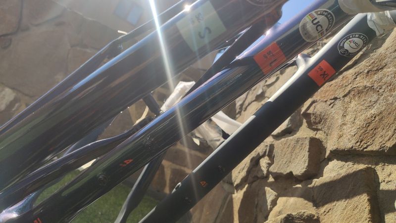 KTM Revelator - karbonová rámová sada, různé velikosti
