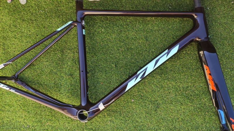 KTM Revelator - karbonová rámová sada, různé velikosti